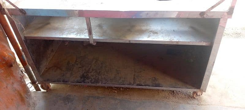 Beautiful Food Counter For Sale      2 stoke 4