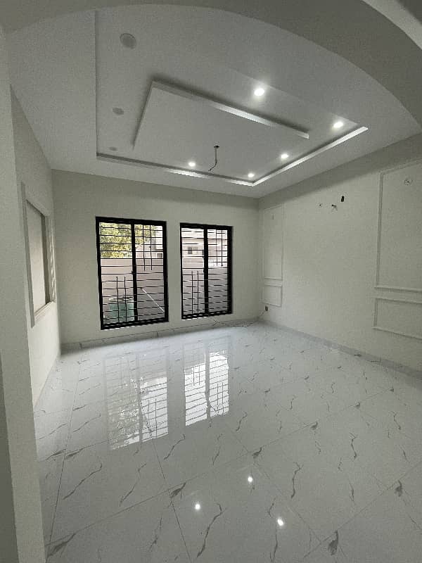 5 Marla Prime Location House For Sale in Khayaban-E-Amin Block N 2