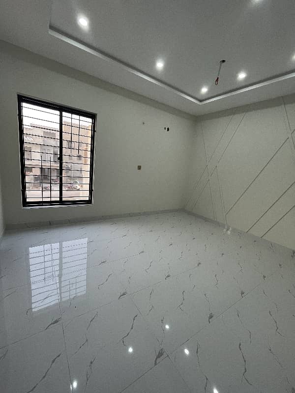 5 Marla Prime Location House For Sale in Khayaban-E-Amin Block N 11