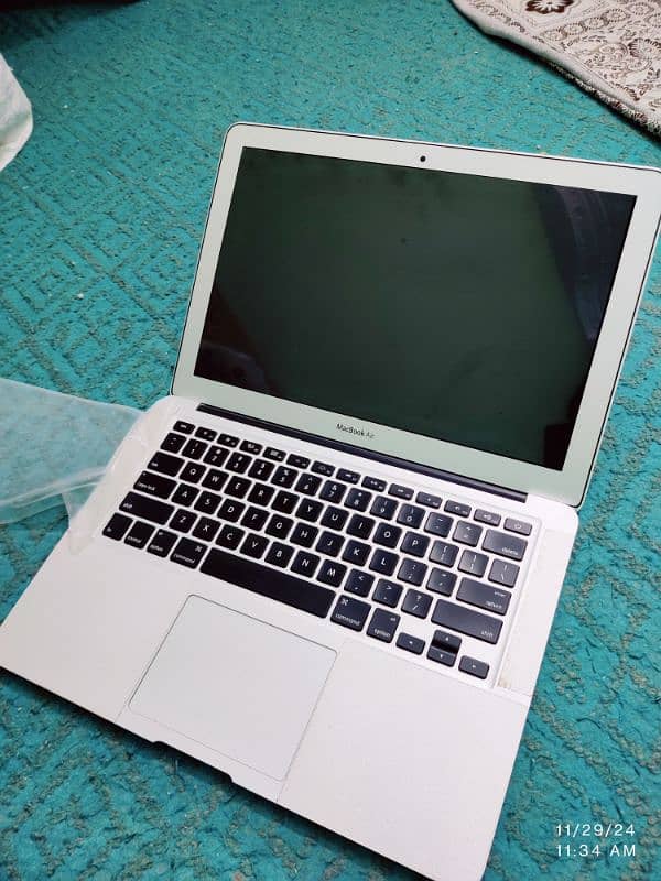 MACBOOK AIR EARLY 2015 0