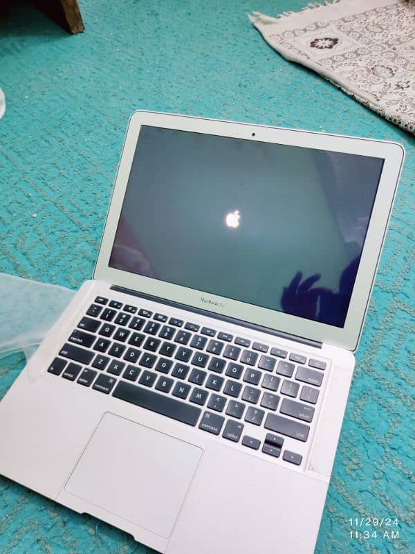 MACBOOK AIR EARLY 2015 1