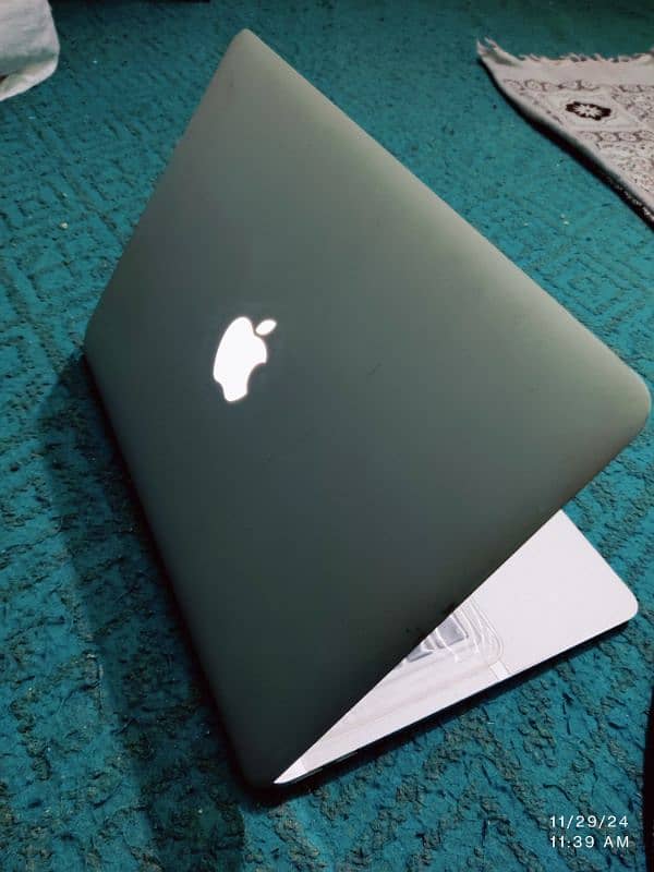 MACBOOK AIR EARLY 2015 9