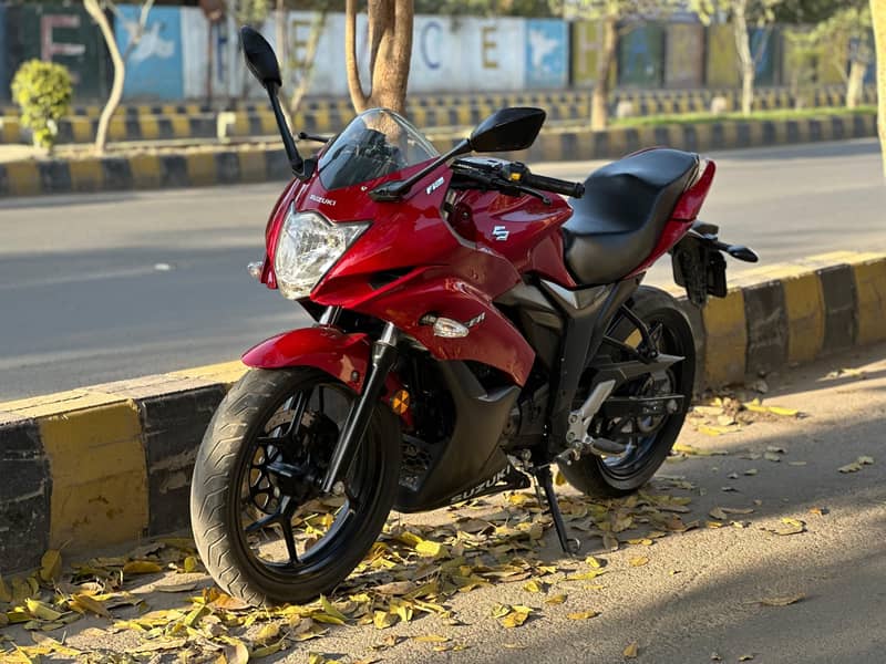 Suzuki Gixxer 150 Red & Black 0