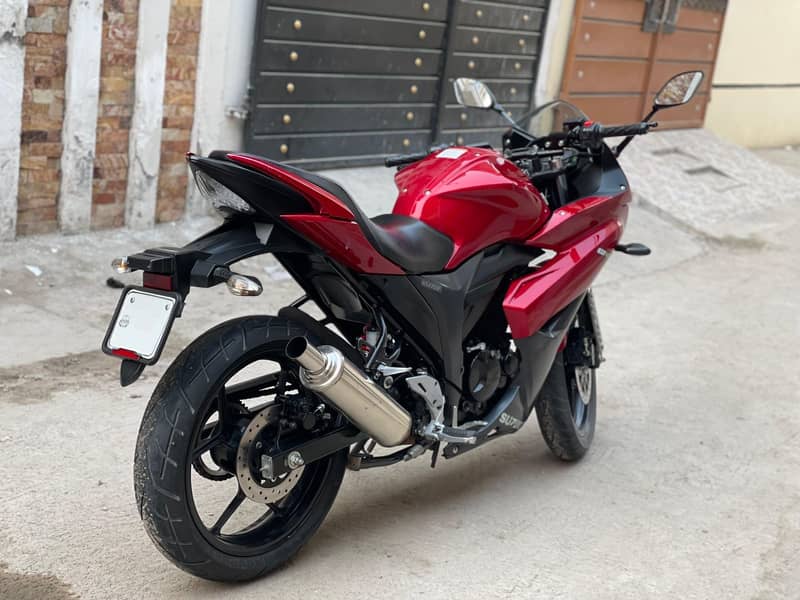 Suzuki Gixxer 150 Red & Black 1