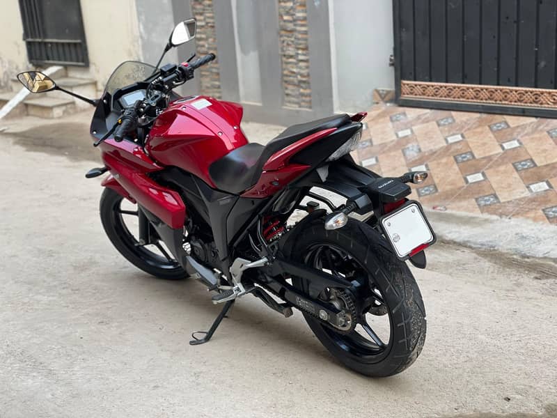 Suzuki Gixxer 150 Red & Black 3