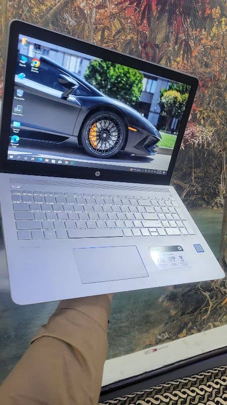 hp pavilion i5 8 1