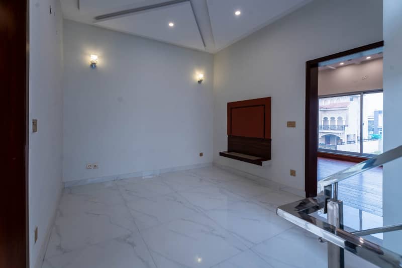 5 Marla Beautiful House For Sale In 9 Town 5