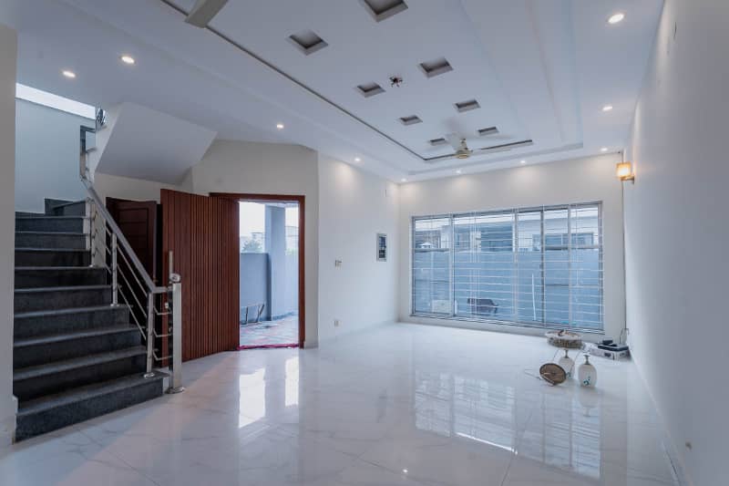 5 Marla Beautiful House For Sale In 9 Town 6