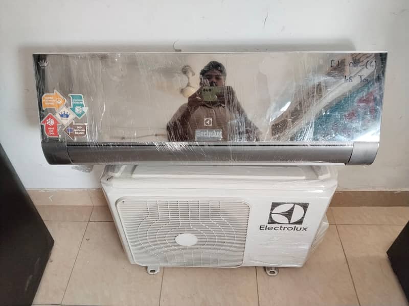 Electrolux 1.5 ton dc inverter El02G year warranty(0306=4462/443)clas 3