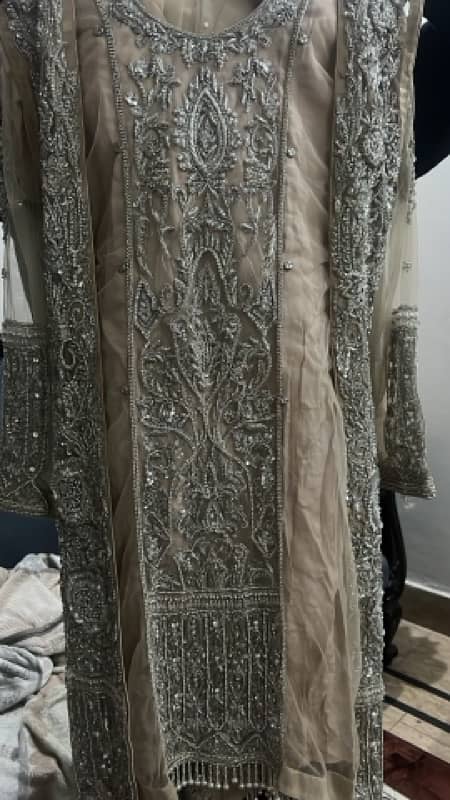 never been worn function outfit. please only serious buyres reach out 1