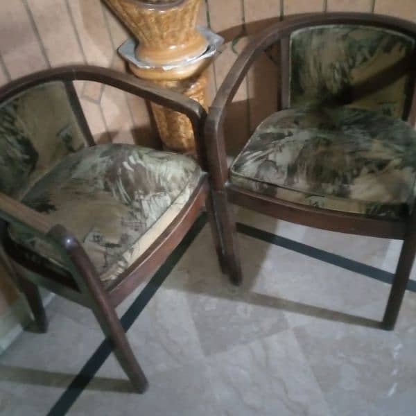 bad dressing table chair 1