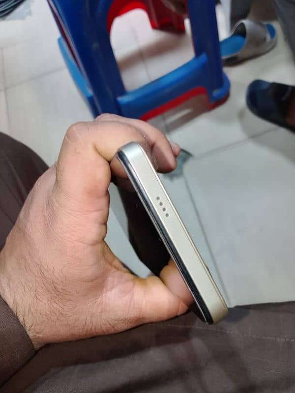 10/10 new condition 5month warranty box original charger available 3