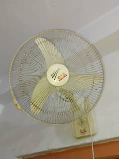 assalamualaikum 1 am selling may GFC fan condition 10/10
