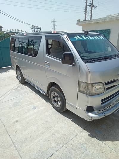 Toyota hiace baksa 200 lish condition