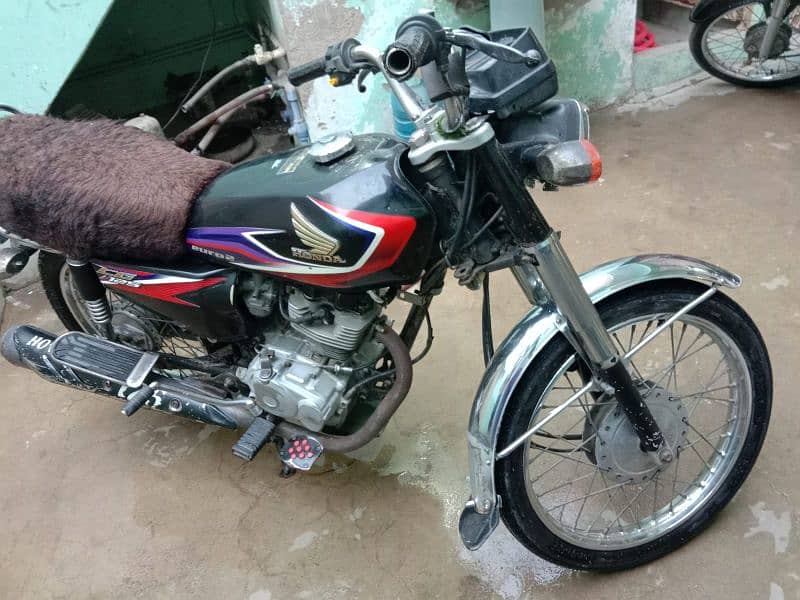 HONDA 125 FINE. CONDITION REGESTERD 5