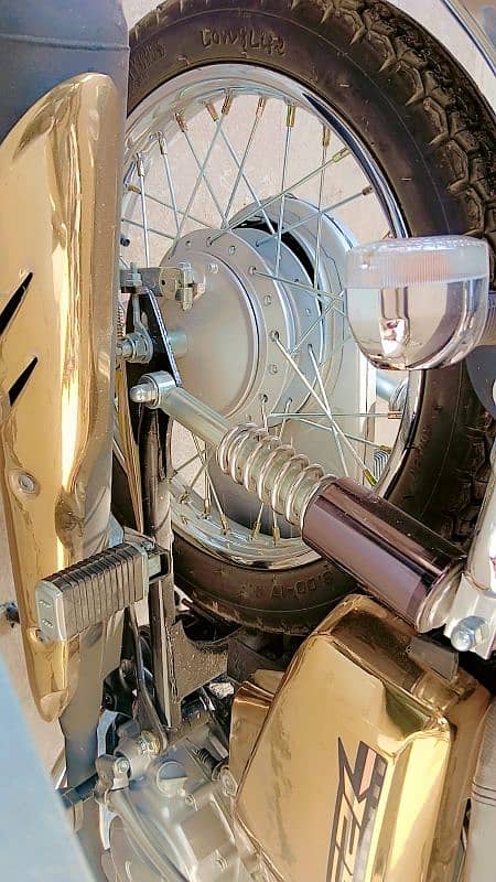 Honda 125 Zero meter Gold Special Edition 6