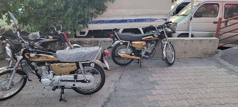 Honda 125 Zero meter Gold Special Edition 9