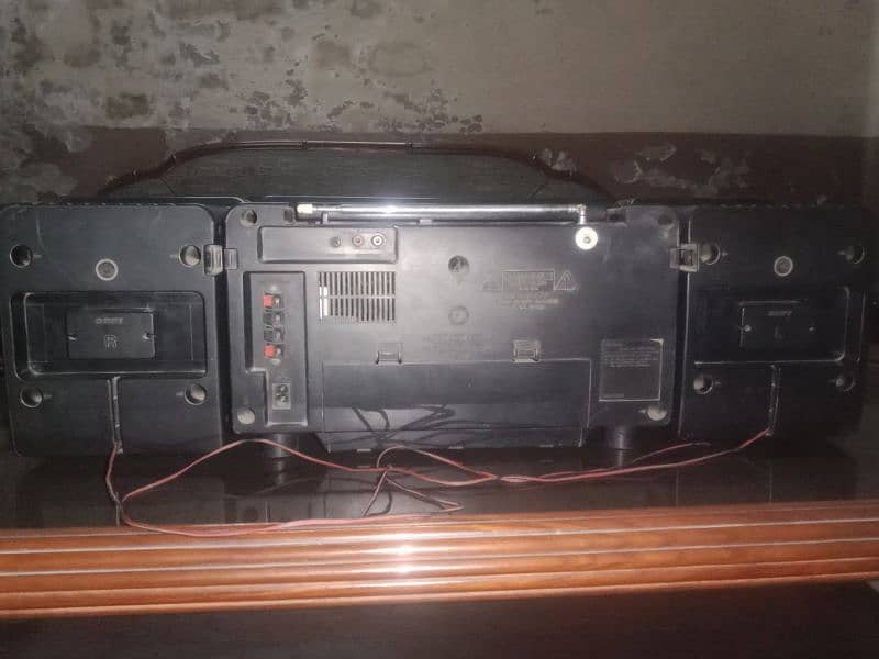 sony tape with speakers. contact 03330031118 . 1