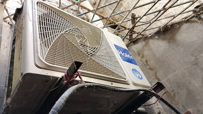 Haier 1 ton non inverter 8