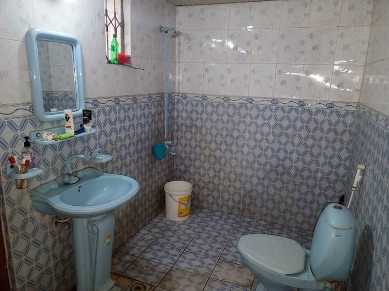 1 Kanal Corner House On Hafeez Taib Main Commercial Road 4
