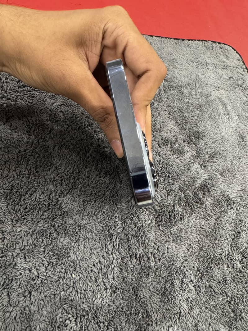 13 pro  256 gb factory unlock 4