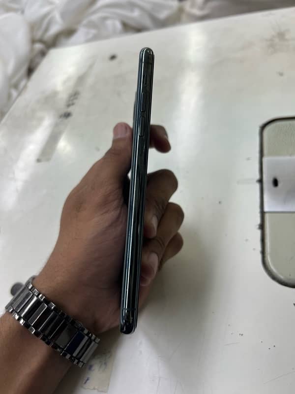 iphone 11 pro max 1