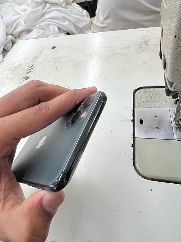 iphone 11 pro max 2