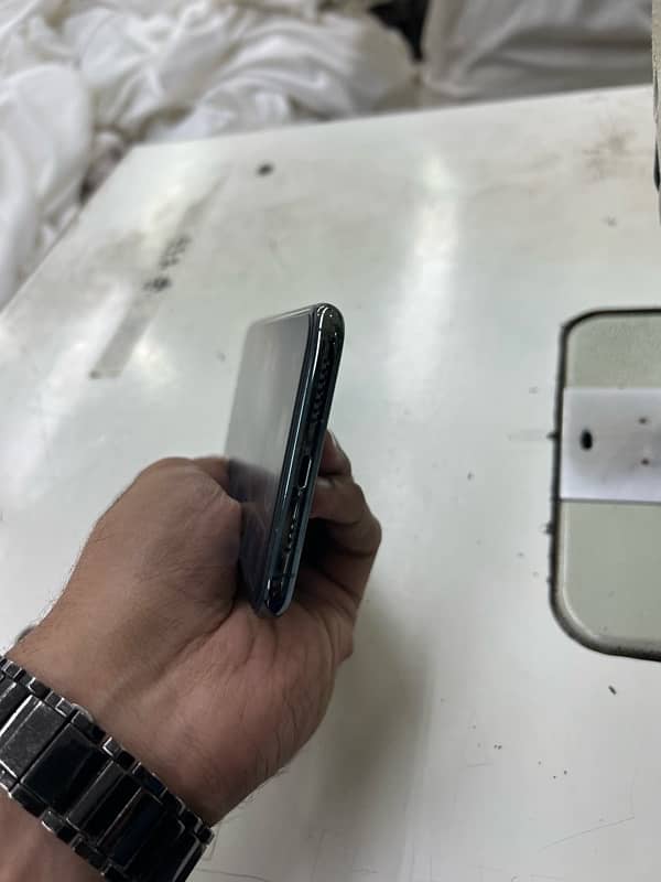 iphone 11 pro max 3