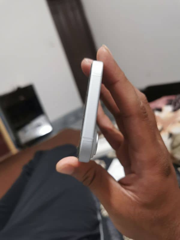 iphone 16 10by10 jv 128 jb memory 100 health 3