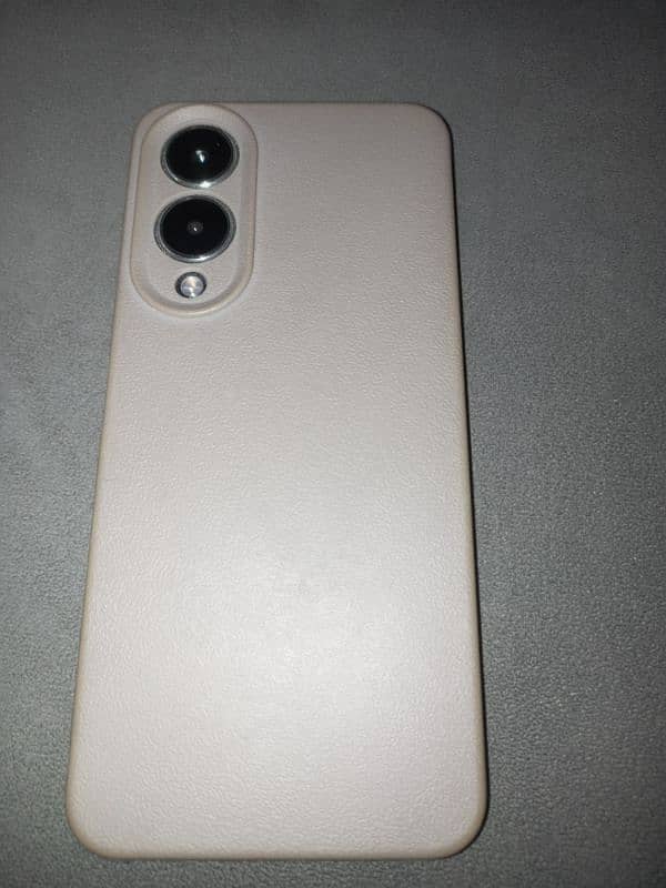 VIVO Y17s - 6/128 GB - 50 MP CAMERA - SLIGHTLY USED ALMOST NEW - 2