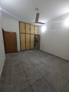 10 Marla 2 Bed dd Tvl store Big Garage Lower Without Owner