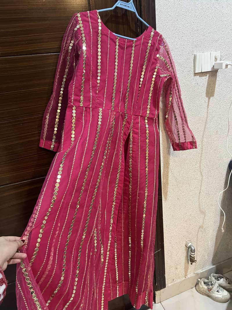 Net long frok with side cut 4