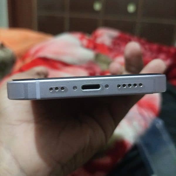 Iphone 14 JV condition 10/10 original battery health 100 water pack 2