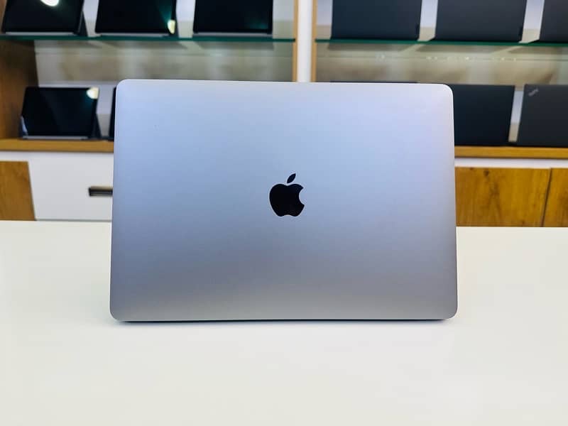 MacBook Pro 2019 | 13 inches | Intel Core i7 | 16GB With 256 Storage 0