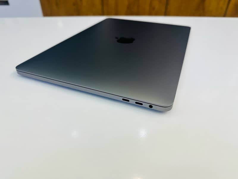 MacBook Pro 2019 | 13 inches | Intel Core i7 | 16GB With 256 Storage 1
