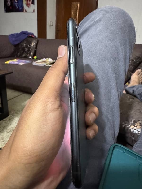 11 pro max 256 GB PTA approved Midnight Green 2