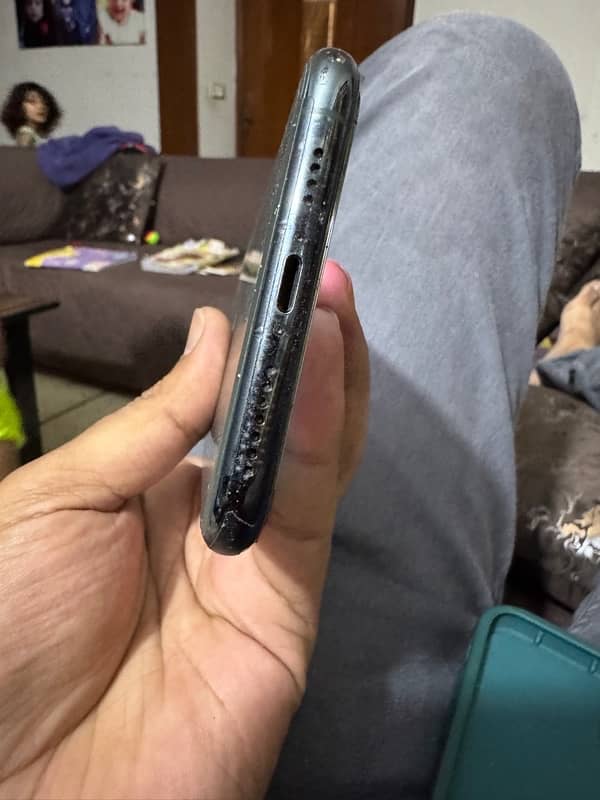 11 pro max 256 GB PTA approved Midnight Green 3