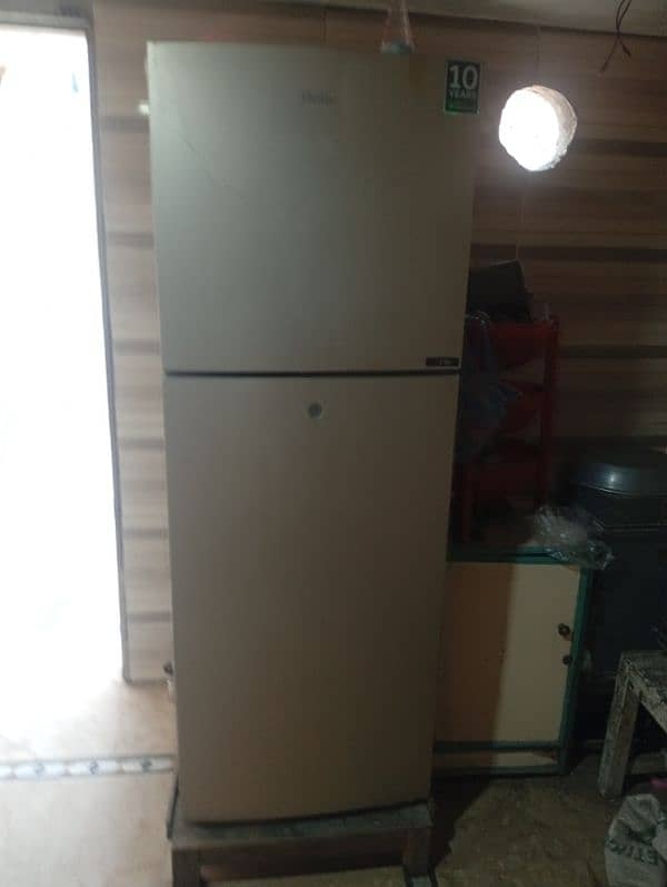 new fridge hai hamara pass 2 hai is lye sell Kar rahy hai 4