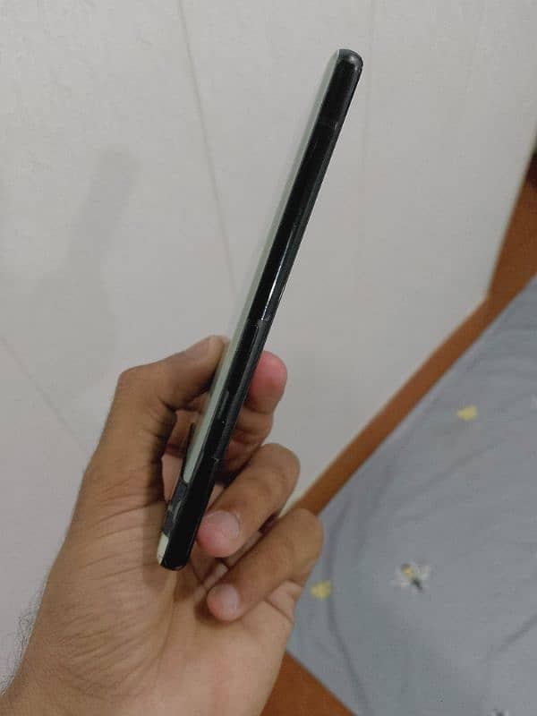 Google pixel 6a 4