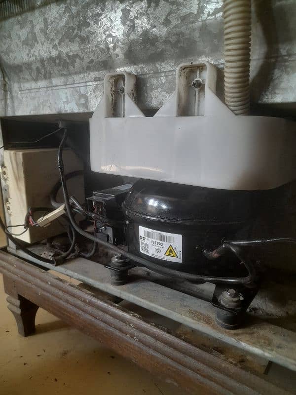 Haier 2021 digital inverter medeiom size. model HRF3861.0303 4927237 9