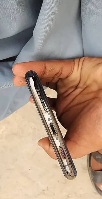 IPHONE 11 PRO MAX (PTA APPROVED) 2