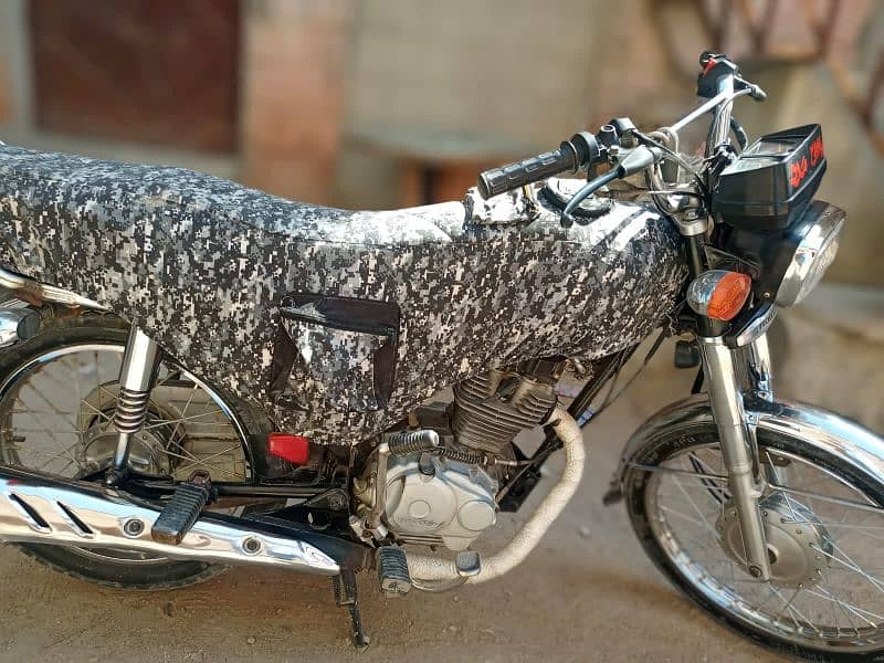 HONDA 125 karachi number 2