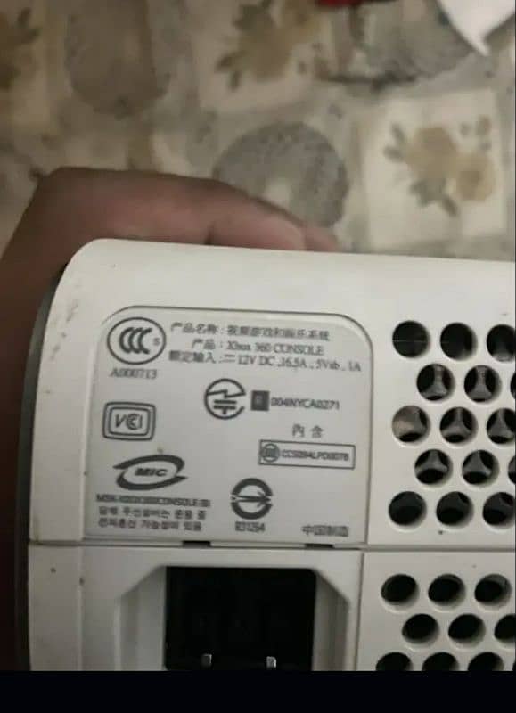 xbox 360 console all ok not jtag only little broken from front side 1