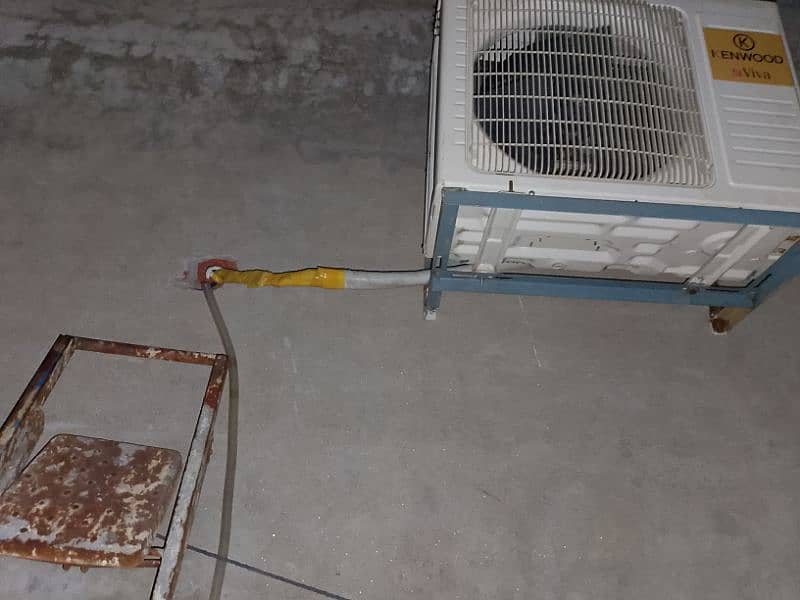 Ac 1 Ton For Sale In Working Condition 3