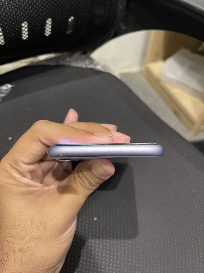Iphone 11 pta approved 256 gb 4