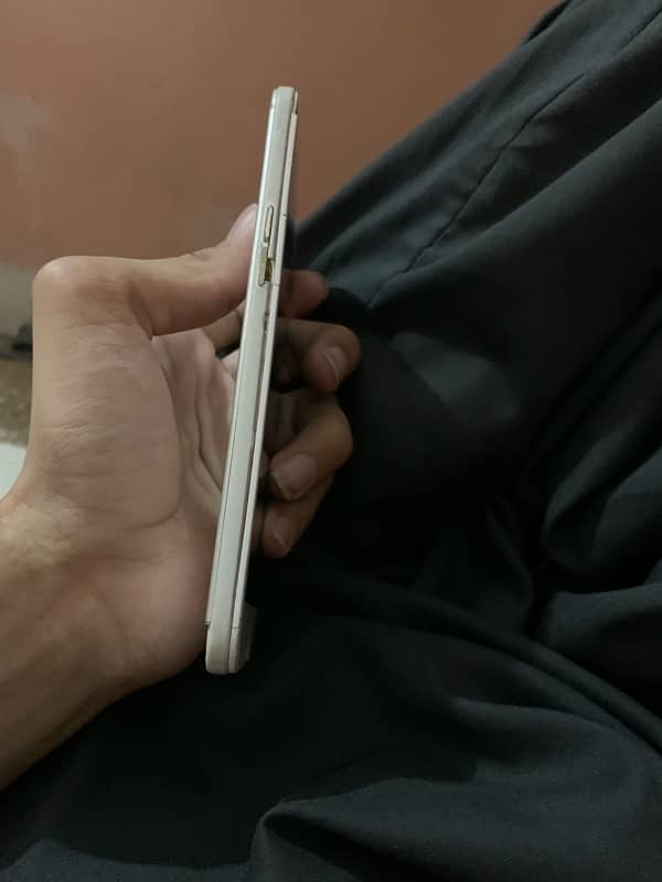 oppo ka phone ha 64 gbchalny ma bilkul ok ha 1