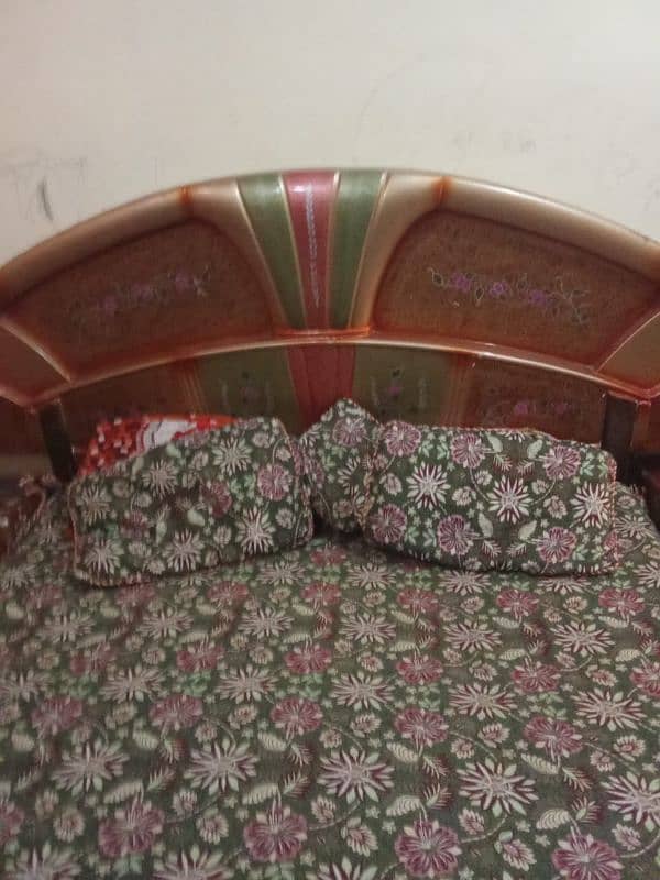 bed and sofa 0