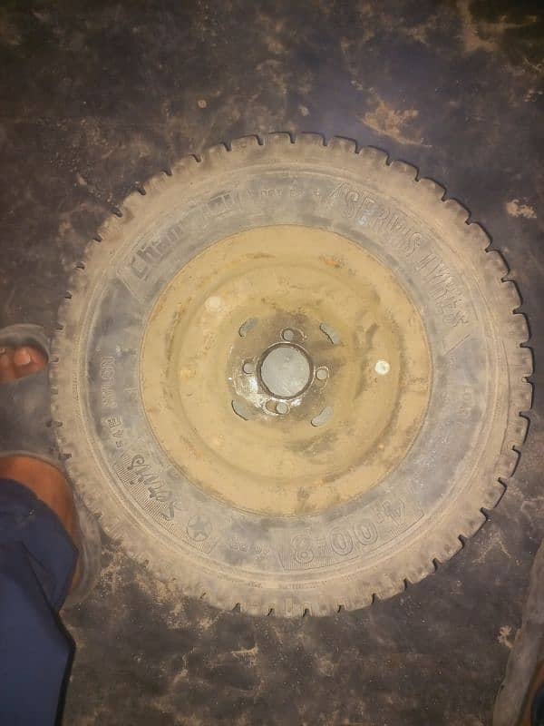 rickshaw rim and tyre 2