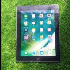 ipad 4, 32gb. clean and neat piece.