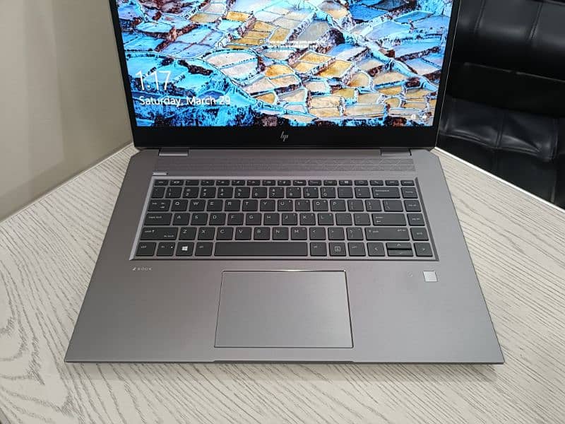 Hp Zbook Studio 15 G5 core i7 9th gen hexacore (i7-9850H) 4gb Nvidia 4